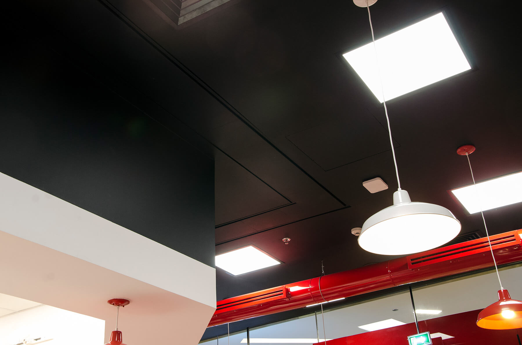 Fire Curtains for Effective Fire Compartmentation in Commercial Kitchens-Seamless-Ceiling